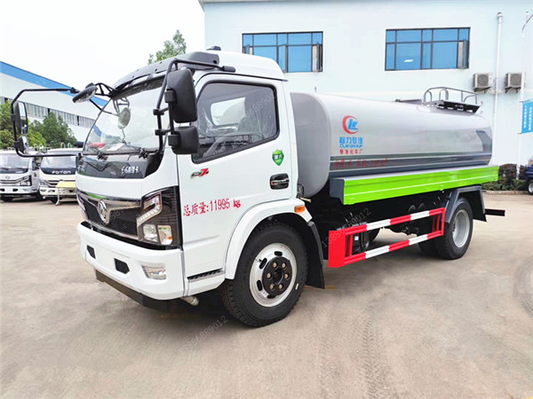 新款東風(fēng)福瑞卡8.5噸灑水車