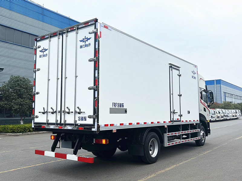 東風天錦PULS智能版冷藏車