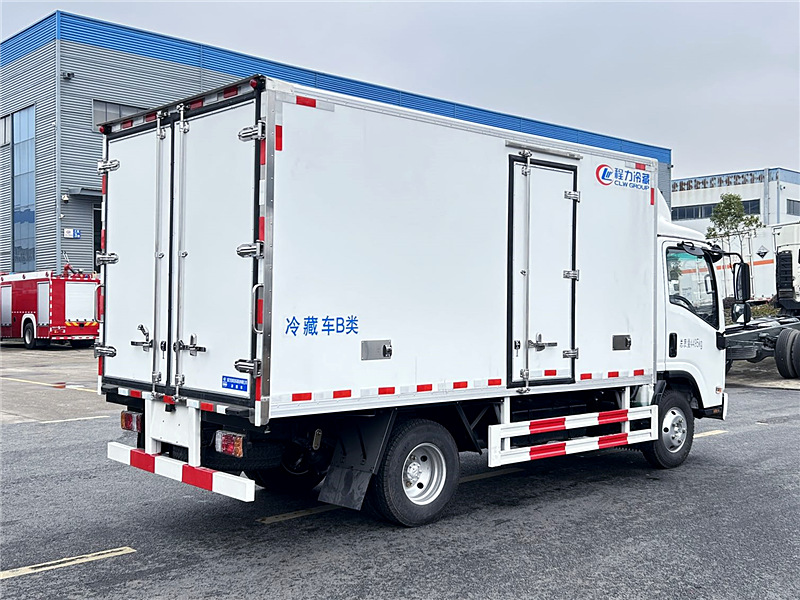 五十鈴KV100國(guó)六4.2米冷藏車(chē)