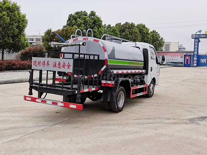 國六東風途逸藍牌3噸灑水車