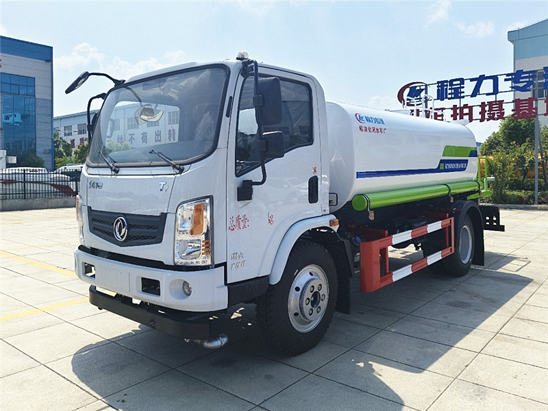 東風(fēng)華神9.3噸灑水車