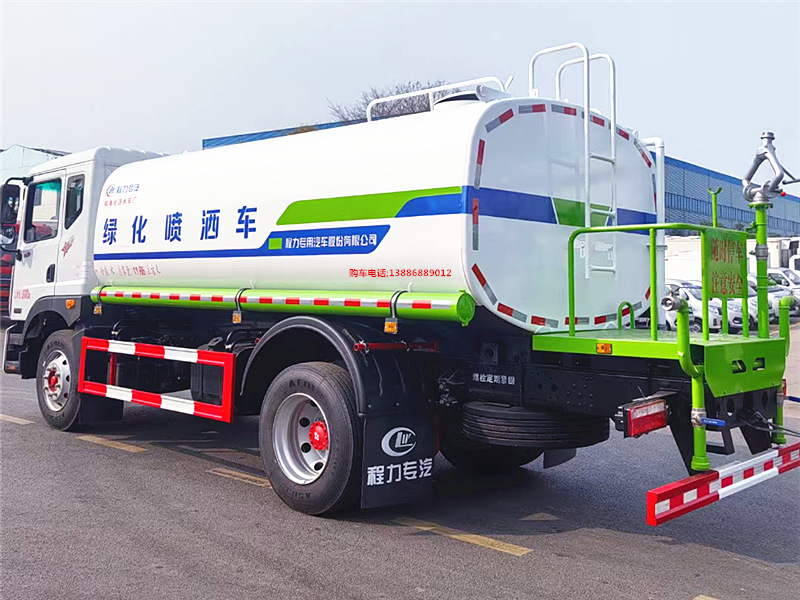 國六東風多利卡D9灑水車