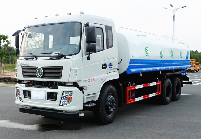 東風專用底盤后雙橋22噸灑水車