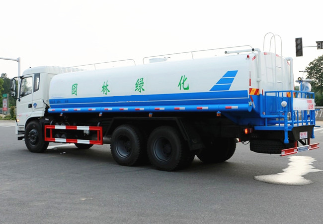 東風專用底盤后雙橋22噸灑水車
