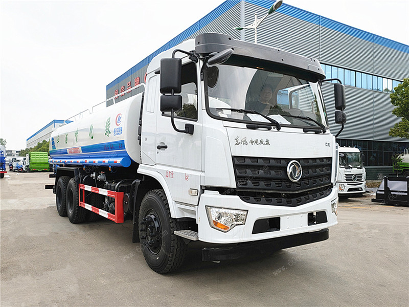 東風專用底盤D3后雙橋灑水車