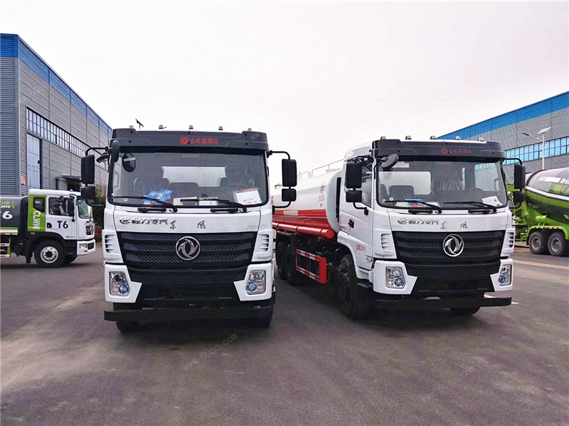 國(guó)六東風(fēng)D17后雙橋?yàn)⑺囓囶^