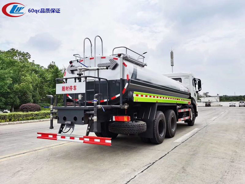 東風天龍后雙橋灑水車