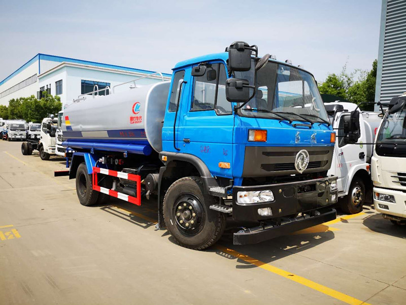 東風145/153灑水車