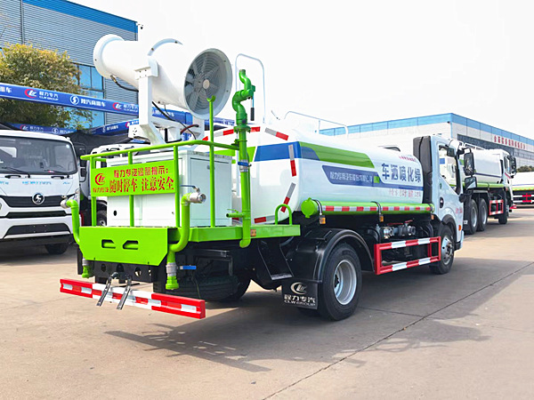 國(guó)六東風(fēng)多利卡5噸霧炮車