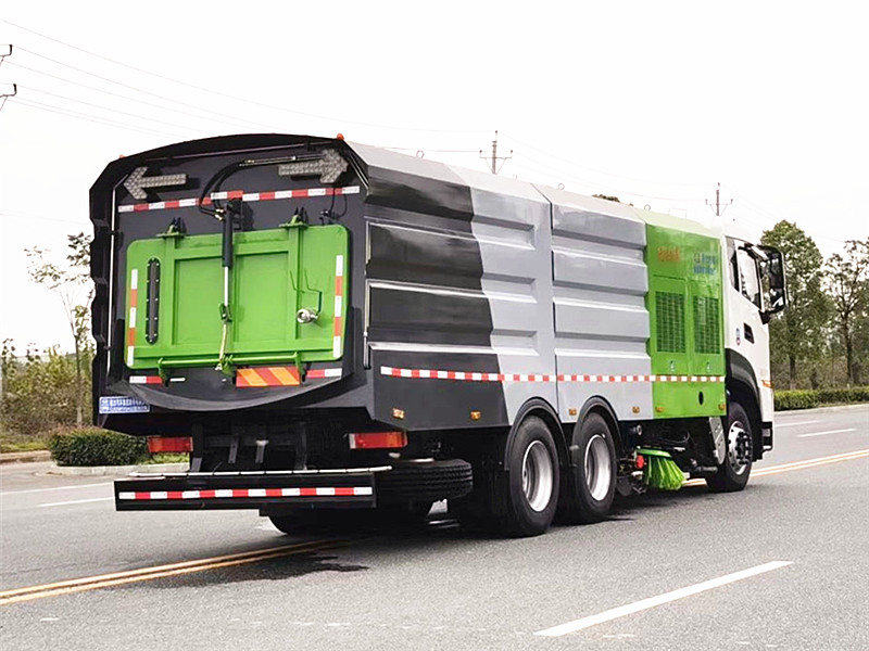 東風天龍后雙橋洗掃車