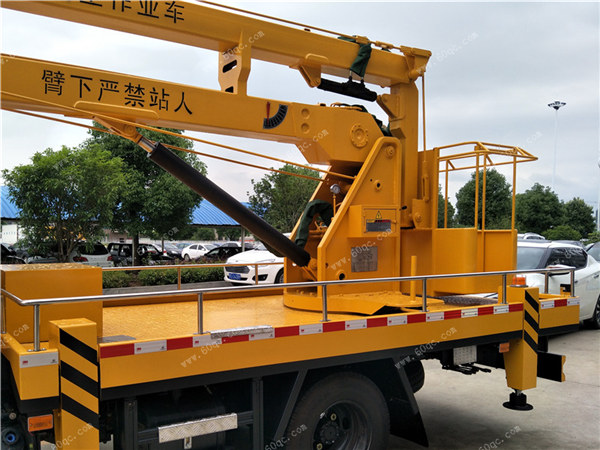 東風D6高空作業車