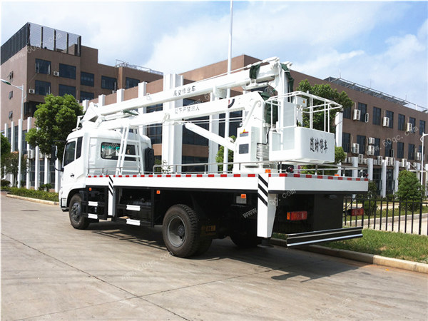 東風18-22米高空作業車