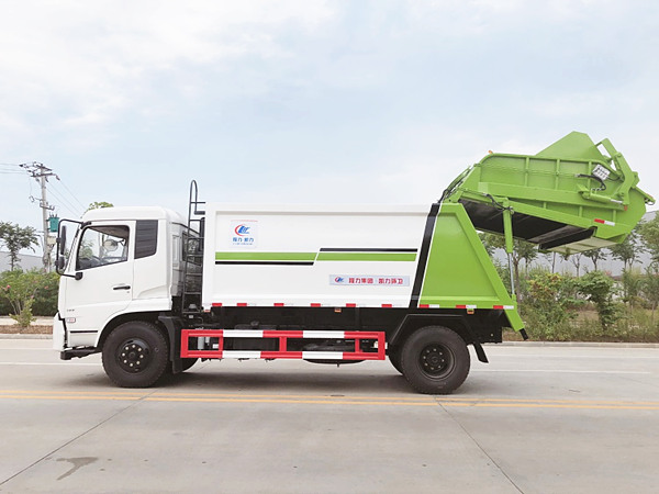 東風145壓縮式垃圾車