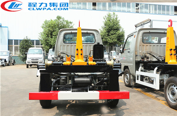 福田馭菱勾臂式垃圾車