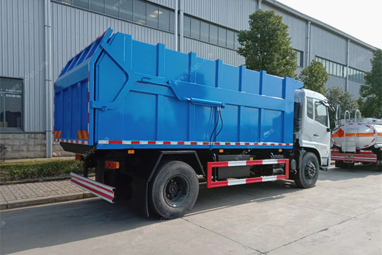 東風(fēng)新款壓縮對(duì)接式垃圾車
